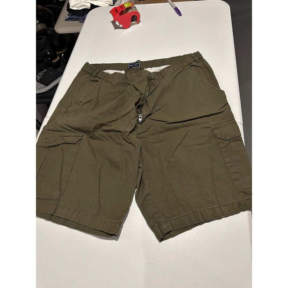 Architect mens cargo shorts size 36 SKU 55